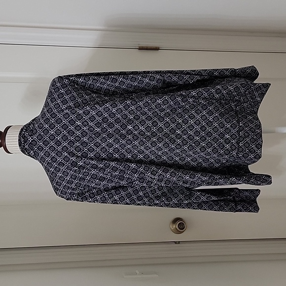 Coldwater Creek, Size Unknown Black Gray Patterned Athletic Jacket, Front Zipper - Picture 3 of 10